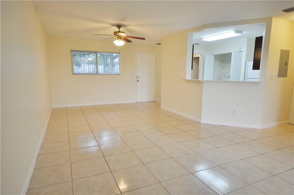 SUMMER LAKE CONDO - Residential