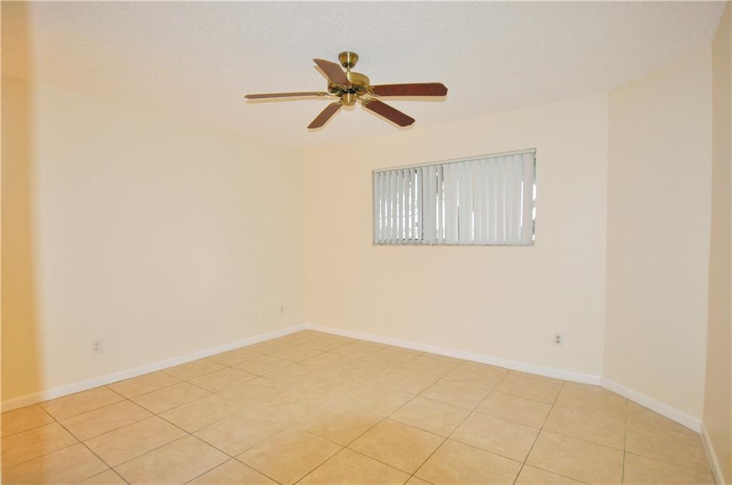 SUMMER LAKE CONDO - Residential