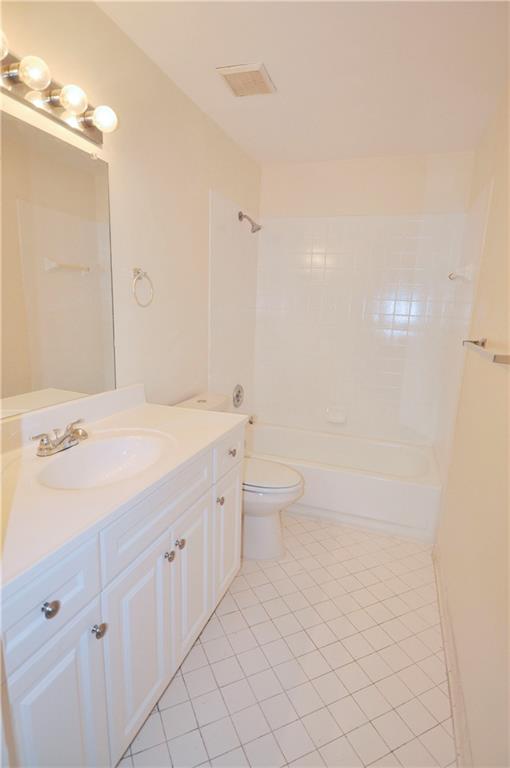 SUMMER LAKE CONDO - Residential