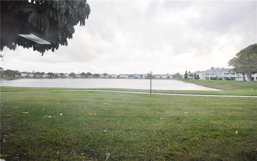 SUMMER LAKE CONDO - Residential