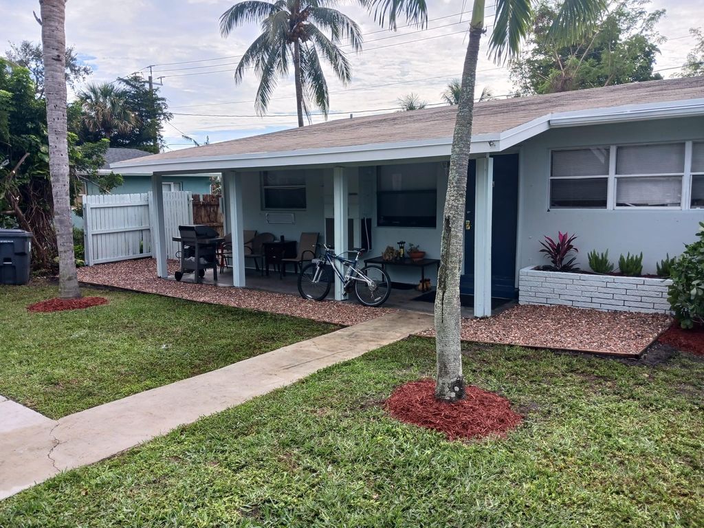 Photo of 3194 Prince Drive, Lake Worth, FL 33461 (MLS # R10949332)