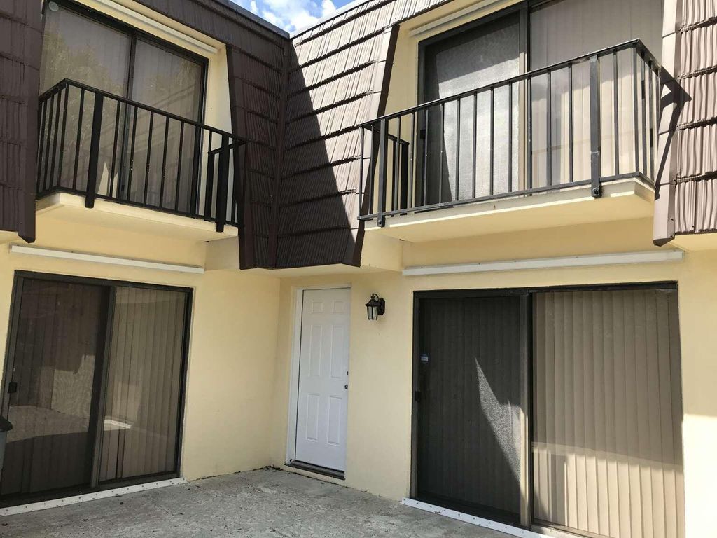 Photo of 302 3rd Court, Palm Beach Gardens, FL 33410 (MLS # R11005270)