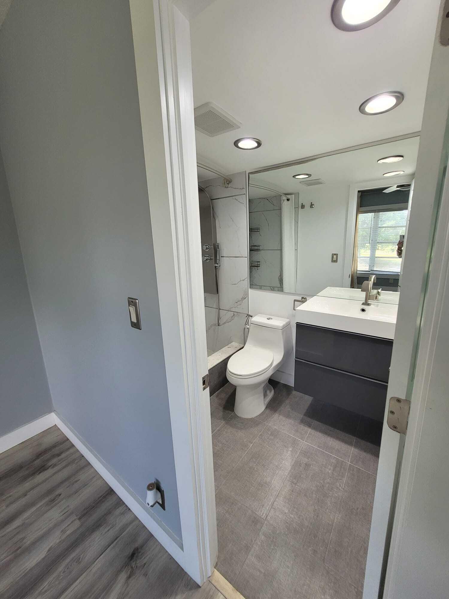 NO 13 PALM-AIRE COUNTRY CLUB - Residential
