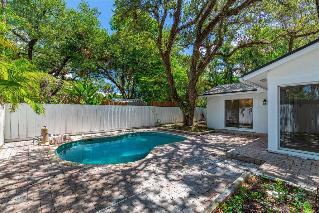 Photo of 1805 SW 14th Ct, Fort Lauderdale, FL 33312 (MLS # F10511971)