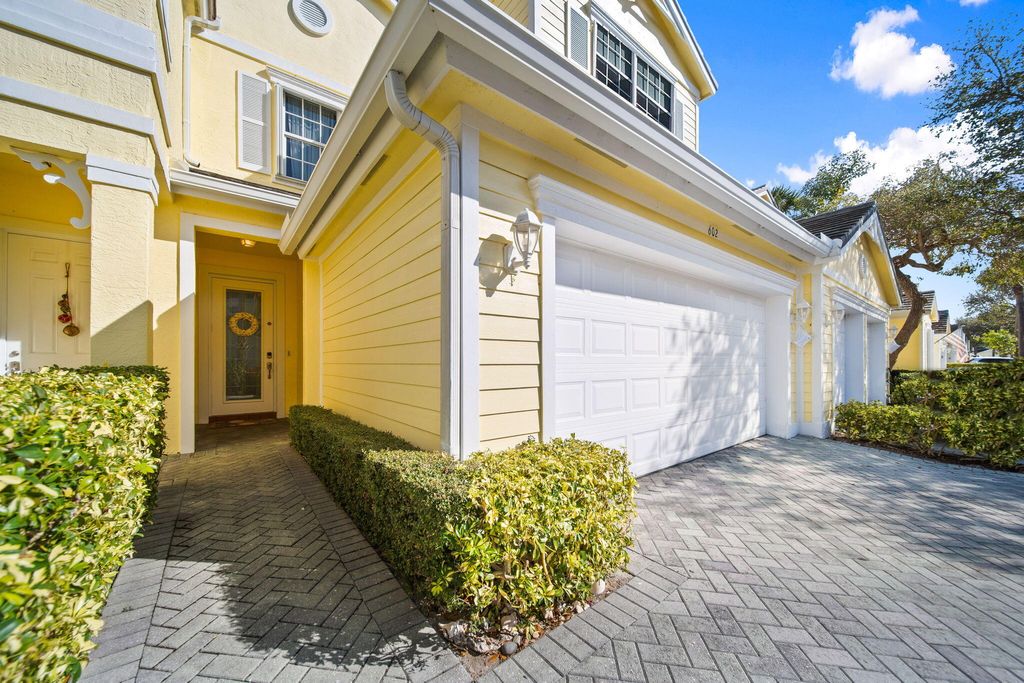 Photo of 602 Mariner Bay Boulevard, Fort Pierce, FL 34949 (MLS # R11165594)