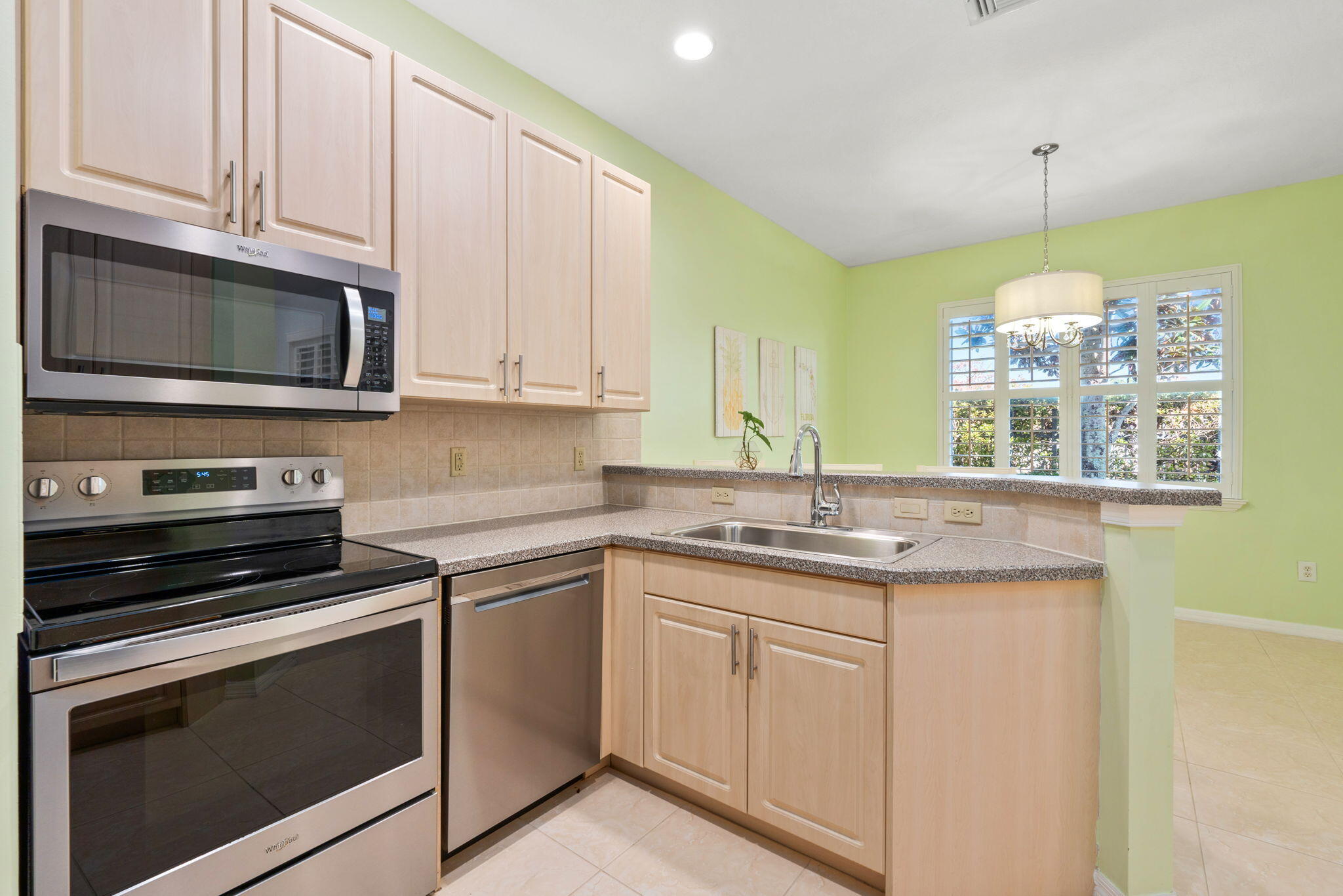 MARINER BAY - Residential