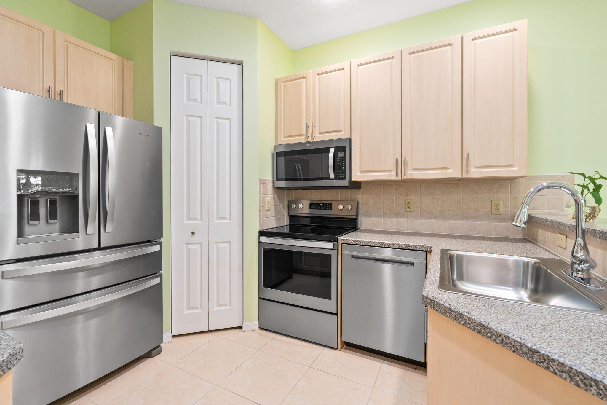 MARINER BAY - Residential