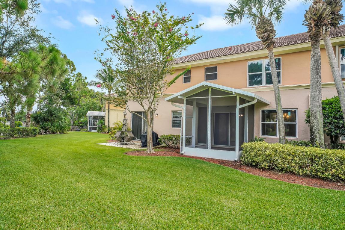 SEMINOLE ESTATES & TOWNHOMES - Residential