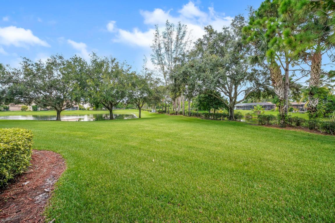 SEMINOLE ESTATES & TOWNHOMES - Residential