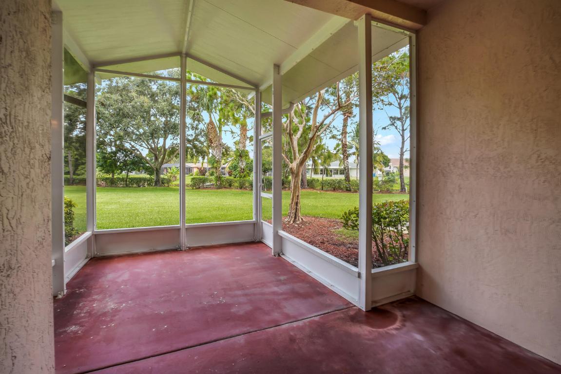 SEMINOLE ESTATES & TOWNHOMES - Residential