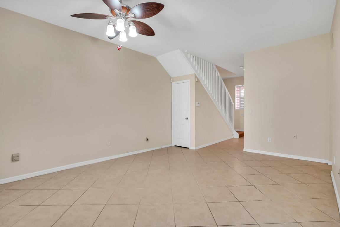 SEMINOLE ESTATES & TOWNHOMES - Residential