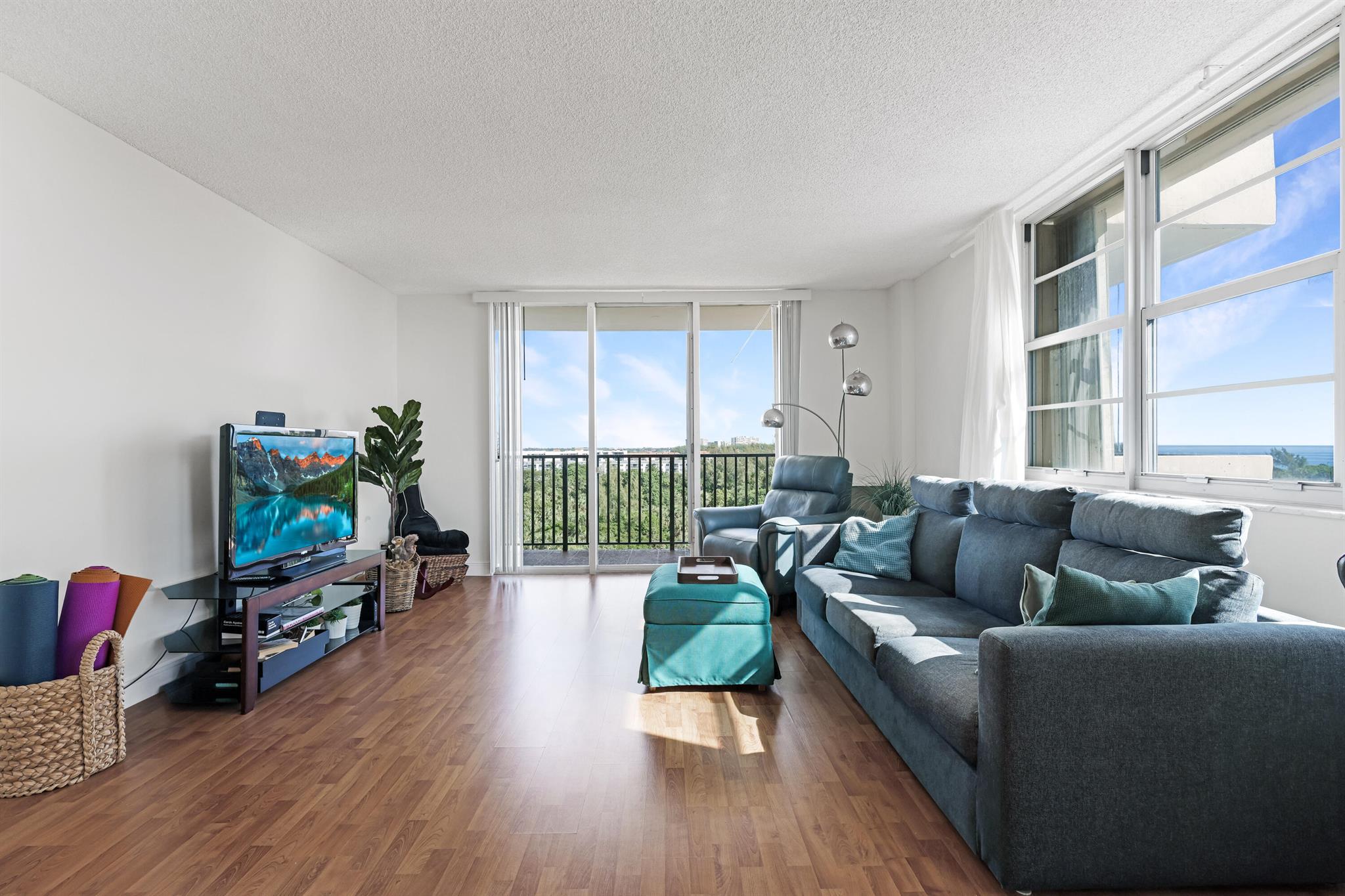 2121 N Ocean Boulevard 902w