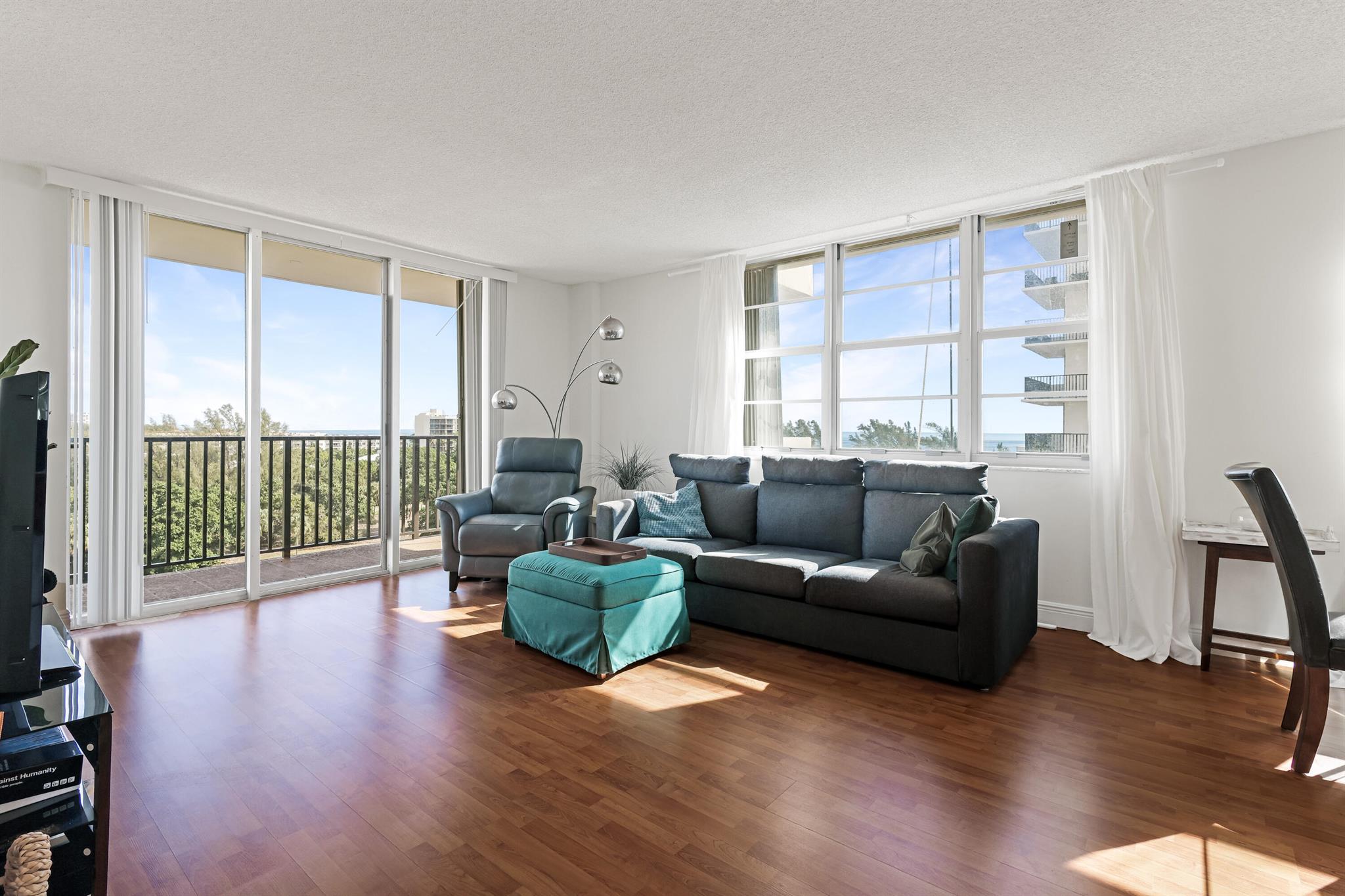 2121 N Ocean Boulevard 902w