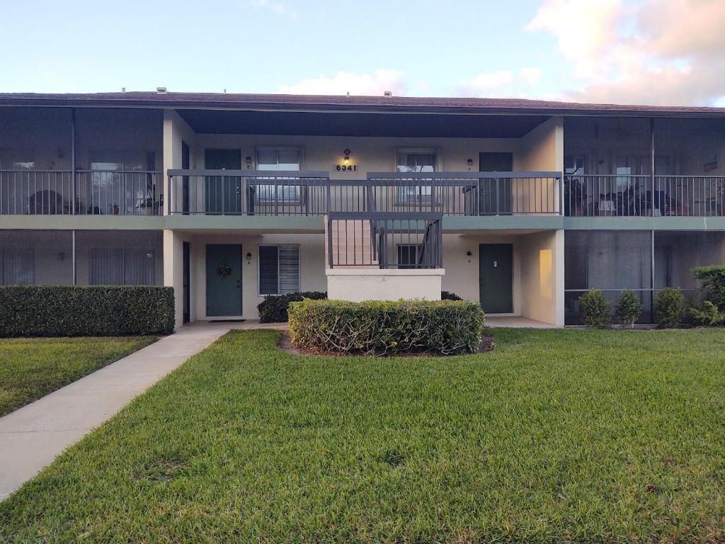 Photo of 6341 Chasewood Drive #B, Jupiter, FL 33458 (MLS # R11154224)