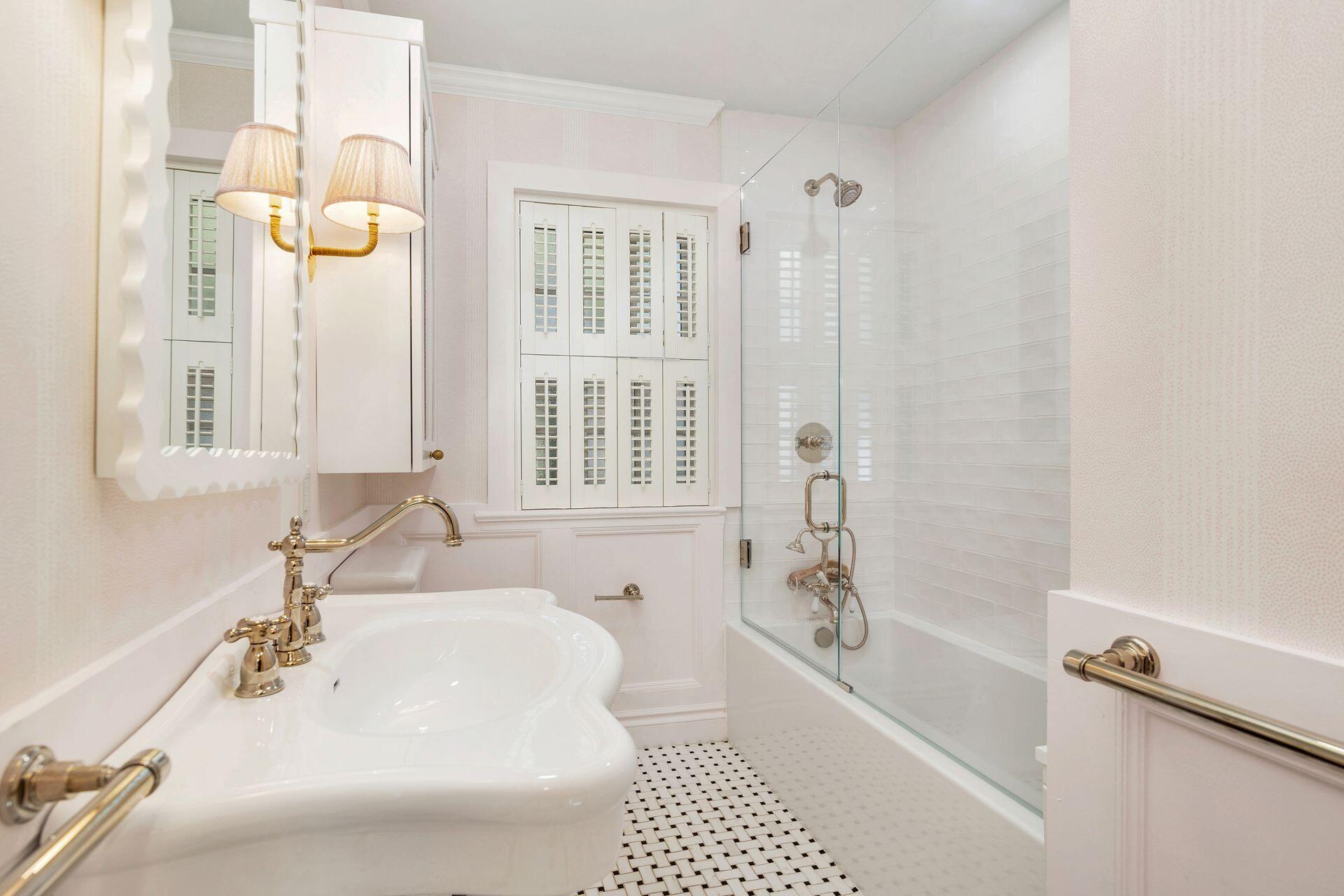 LAKEWOOD - Residential