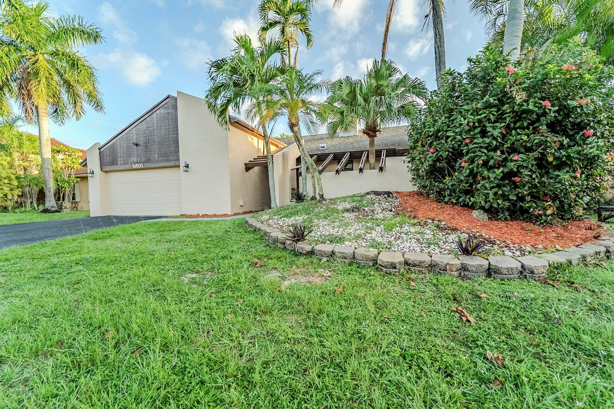 6801 NW 44th Ct