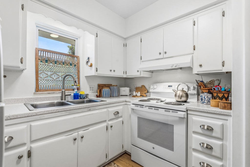 Photo of 677 ROYAL PALM Boulevard #7, Vero Beach, FL 32960 (MLS # B26068156)