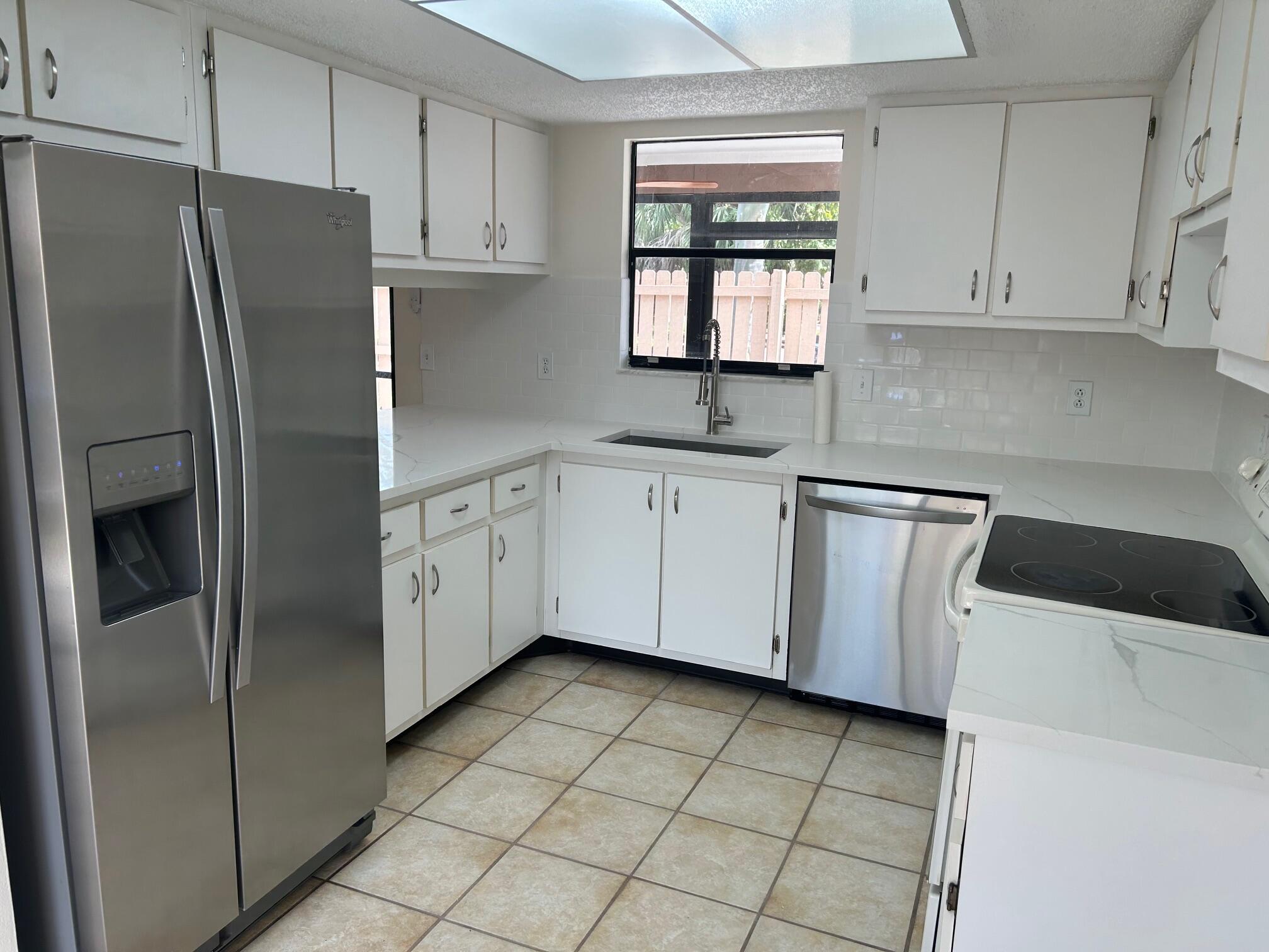 JUPITER VILLAGE TOWNHOMES CONDO - Residential