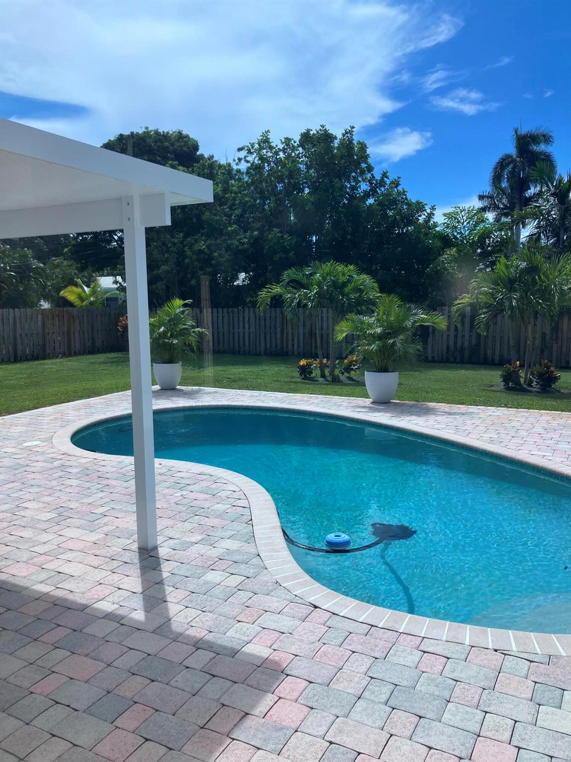 HILLSBORO ISLES - Residential
