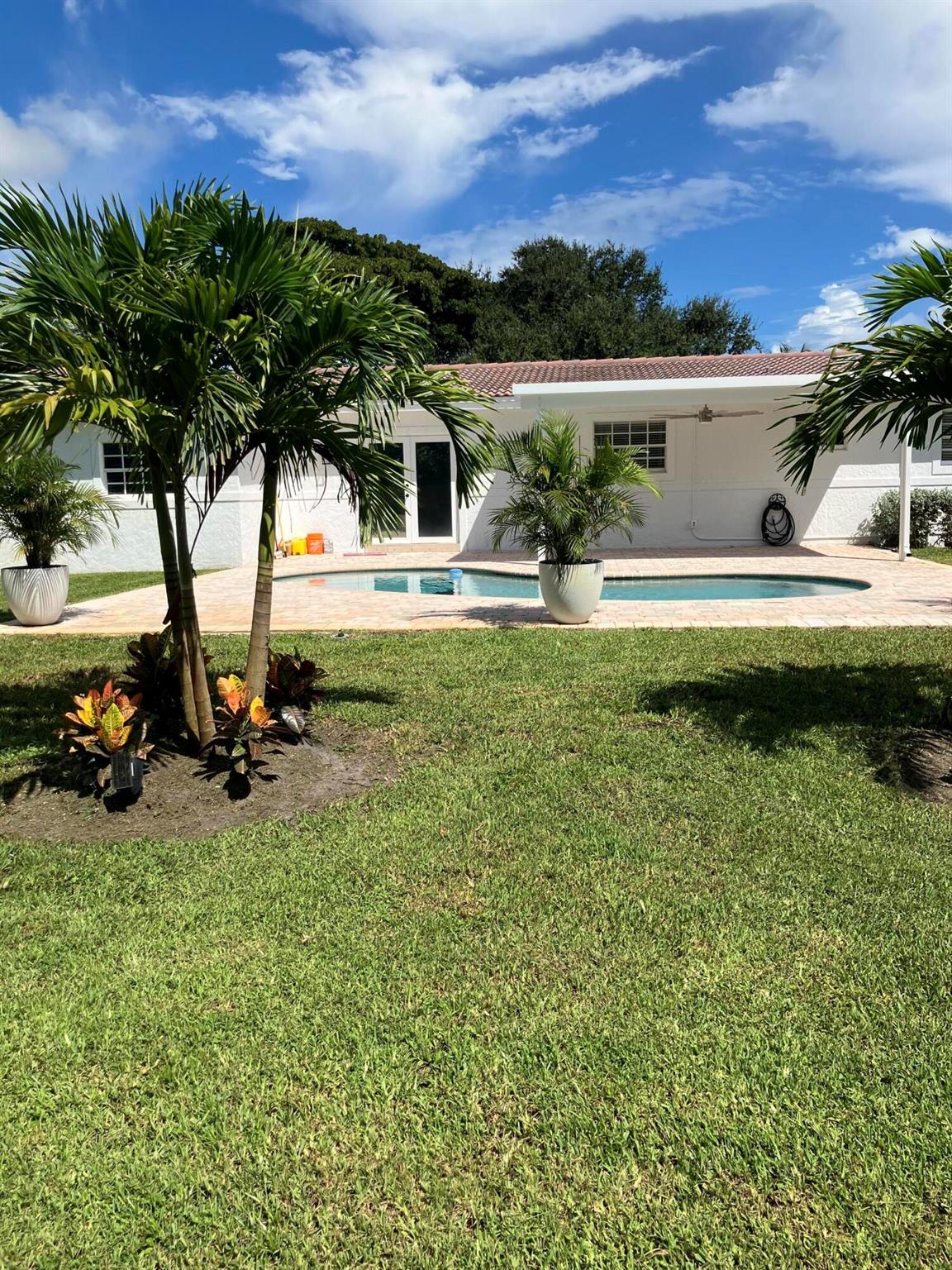 HILLSBORO ISLES - Residential