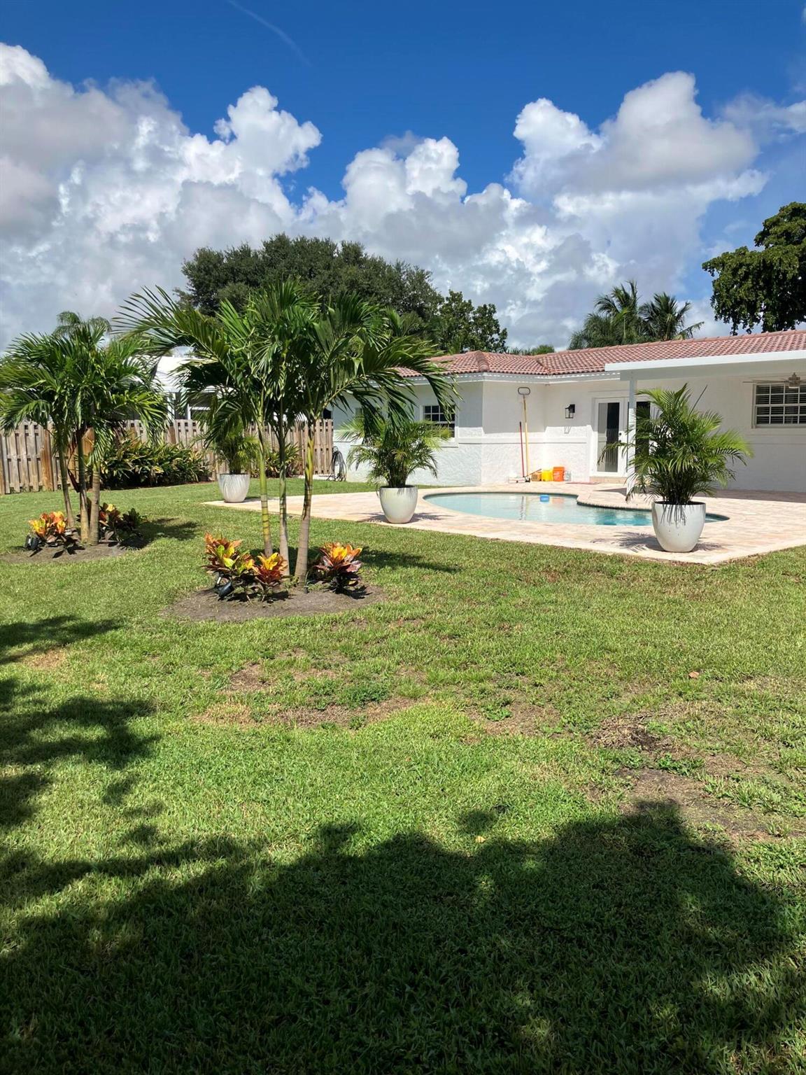 HILLSBORO ISLES - Residential