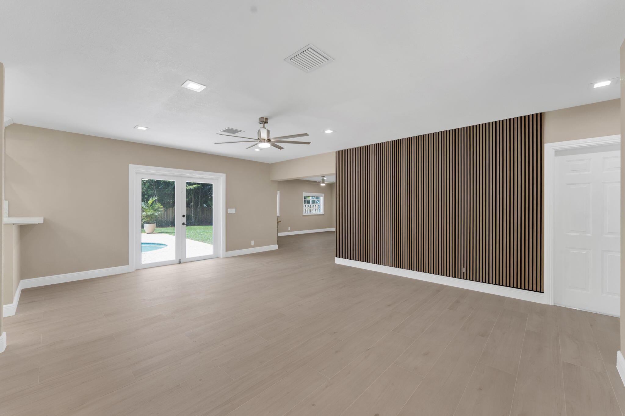 HILLSBORO ISLES - Residential