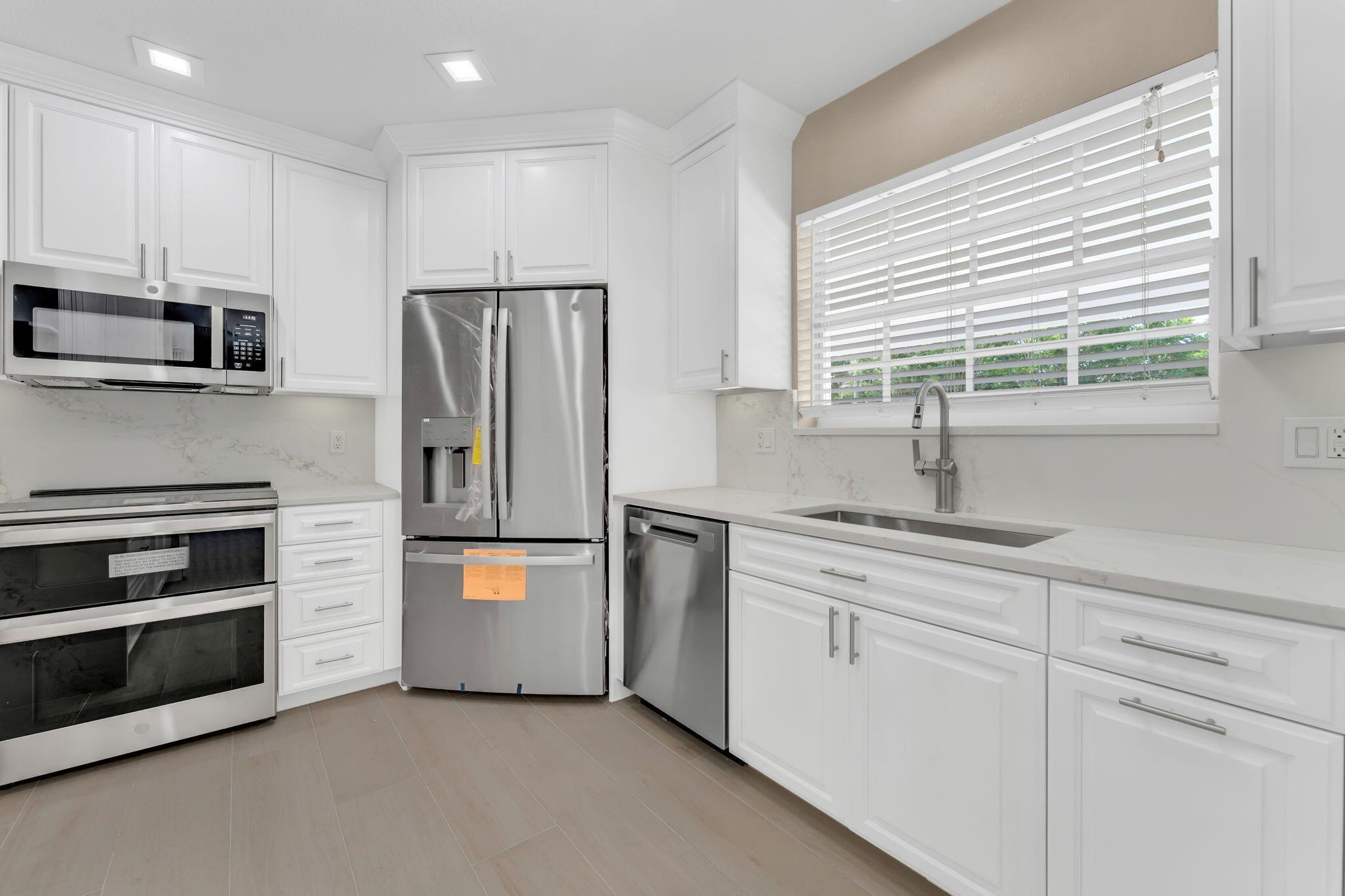 HILLSBORO ISLES - Residential