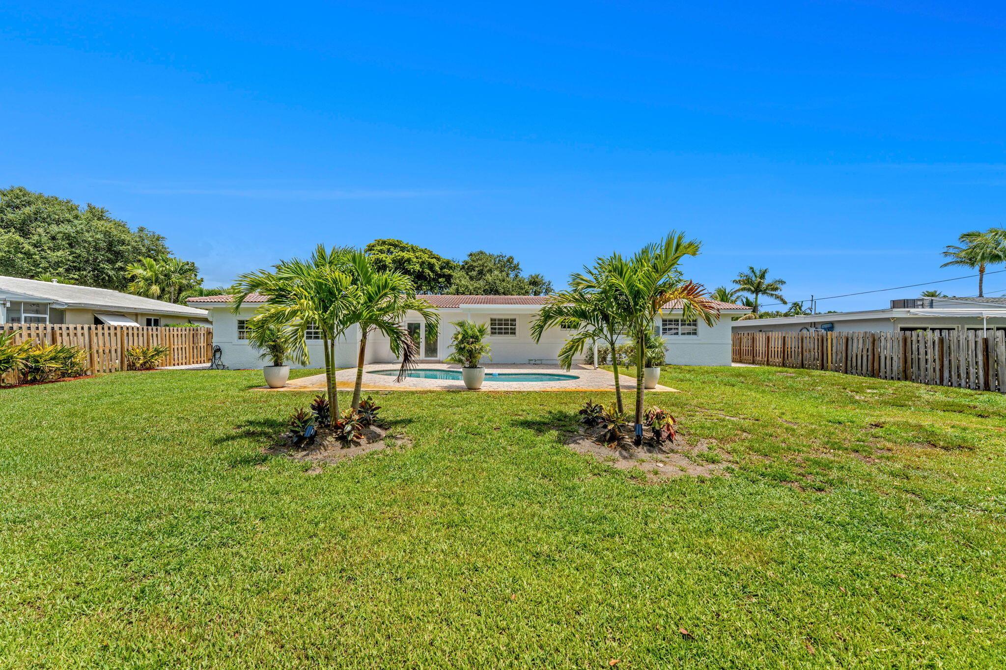 HILLSBORO ISLES - Residential