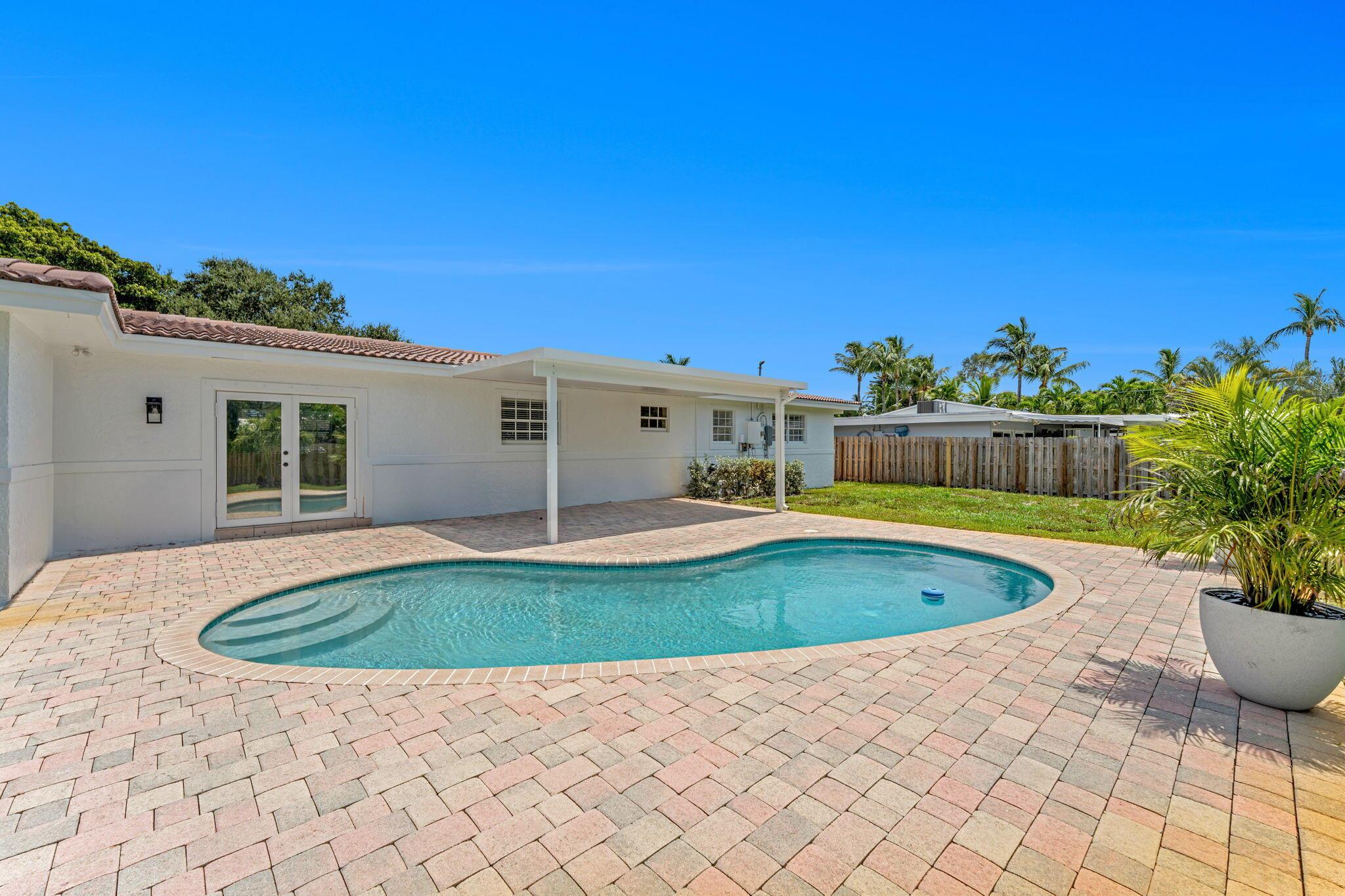 HILLSBORO ISLES - Residential