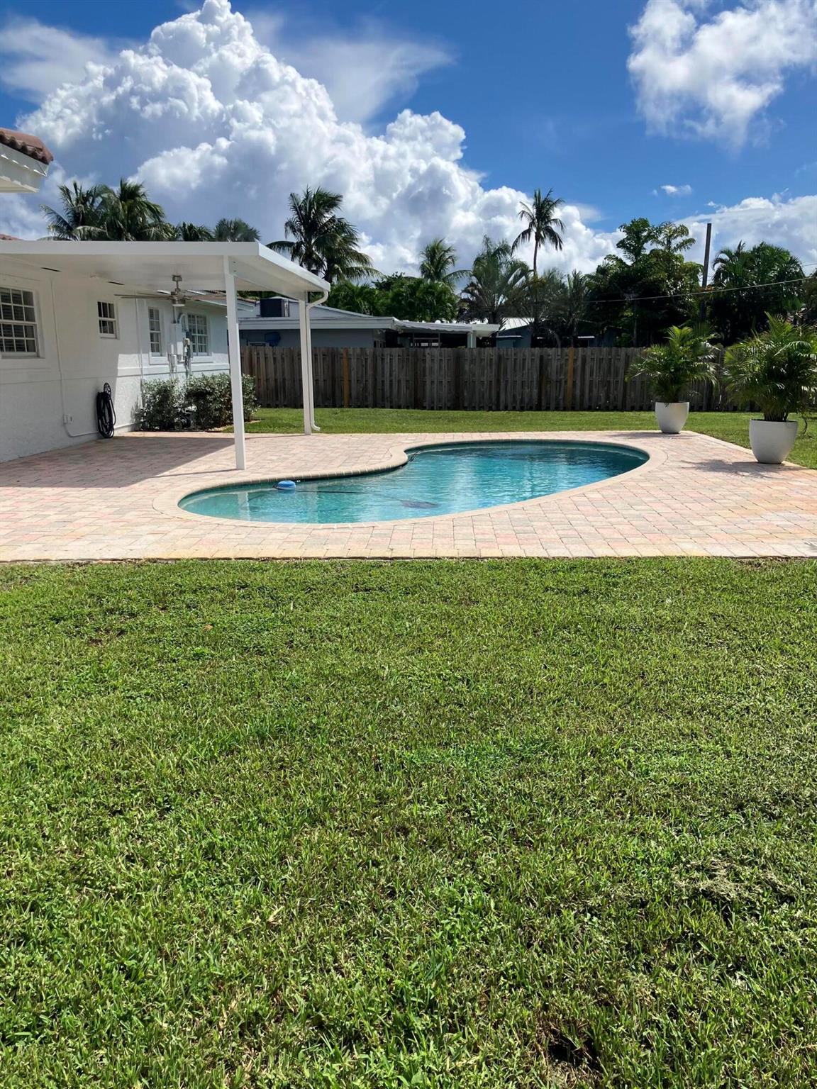 HILLSBORO ISLES - Residential