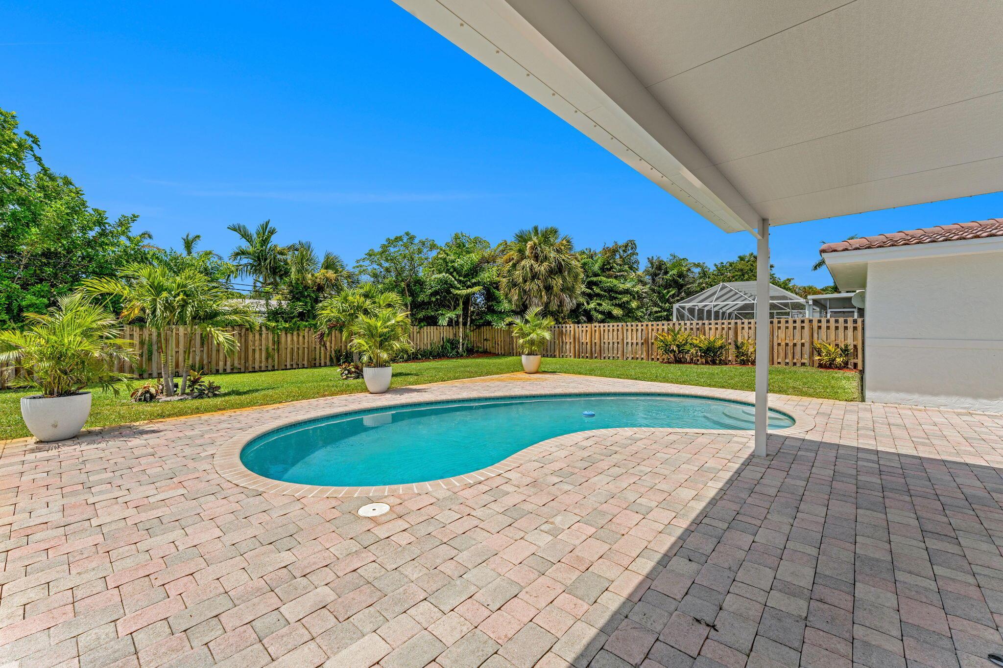 HILLSBORO ISLES - Residential