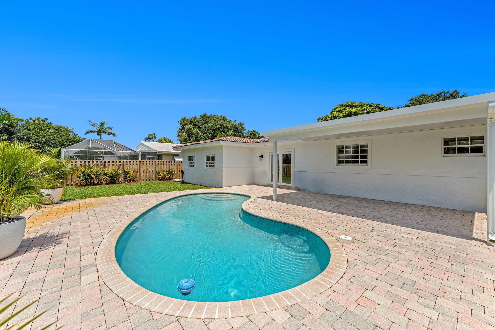 HILLSBORO ISLES - Residential