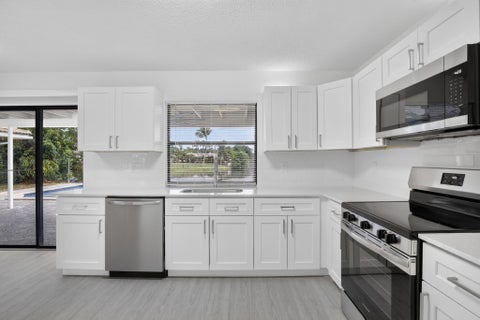 Tiny photo for 9820 NW 15TH Street, Plantation, FL 33322 (MLS # B26071590)