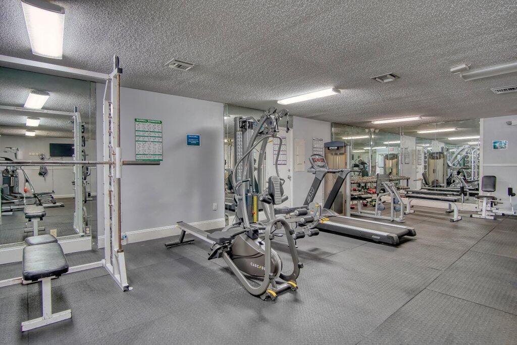 GOLDEN LAKES VILLAGE COND - Residential Lease