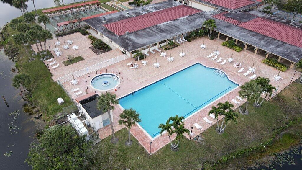 GOLDEN LAKES VILLAGE COND - Residential Lease