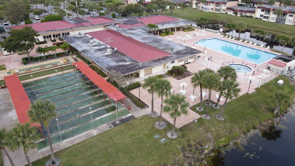 GOLDEN LAKES VILLAGE COND - Residential Lease