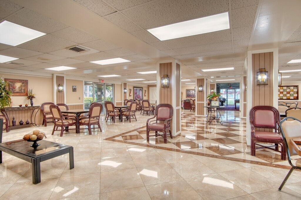 GOLDEN LAKES VILLAGE COND - Residential Lease