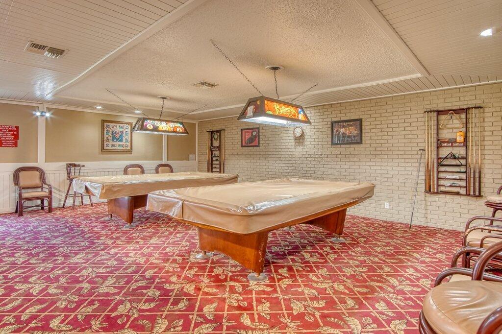 GOLDEN LAKES VILLAGE COND - Residential Lease