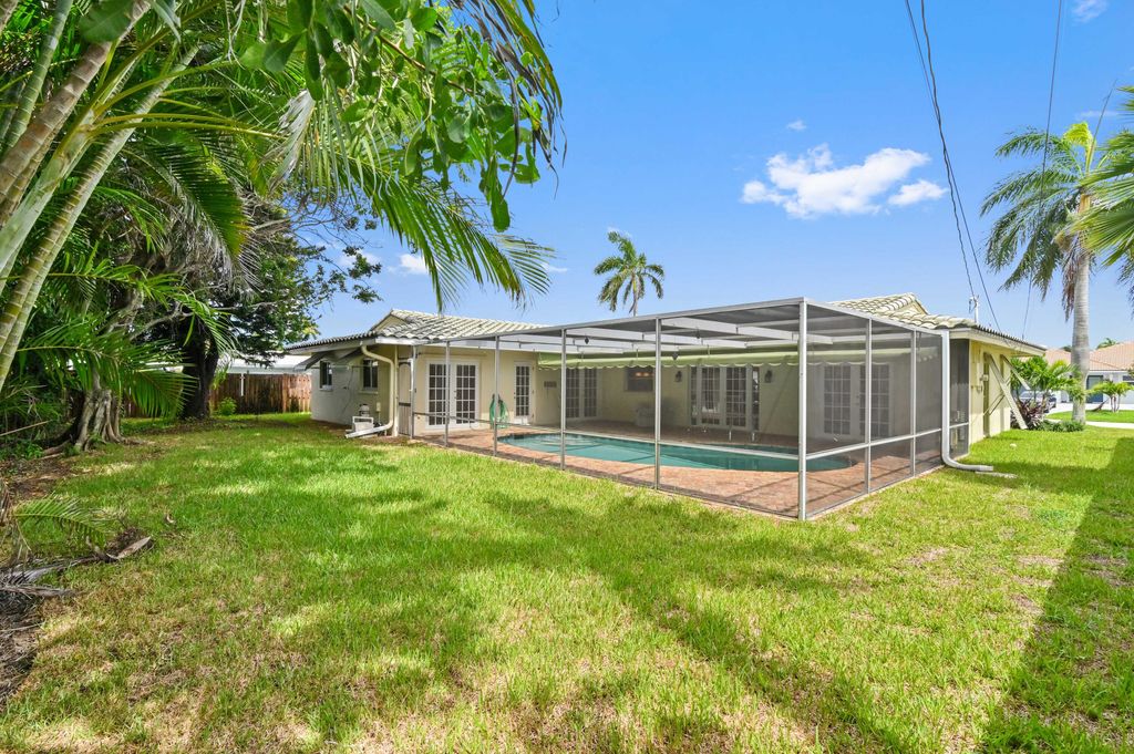 Photo of 1090 SW 12th Street, Boca Raton, FL 33486 (MLS # R11010852)