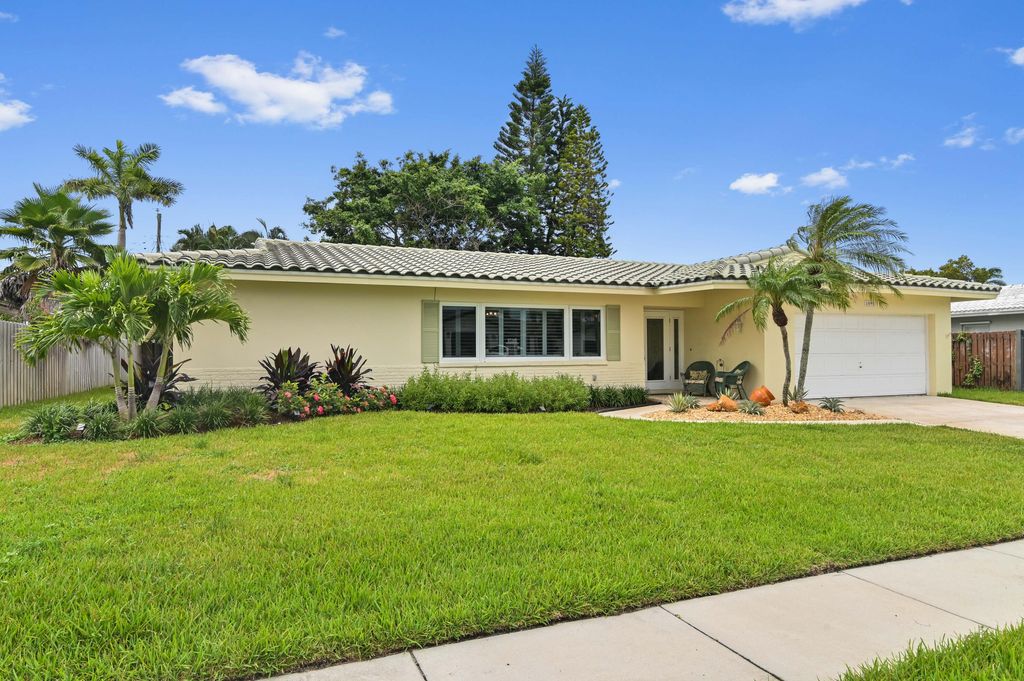 Photo of 1090 SW 12th Street, Boca Raton, FL 33486 (MLS # R11010852)