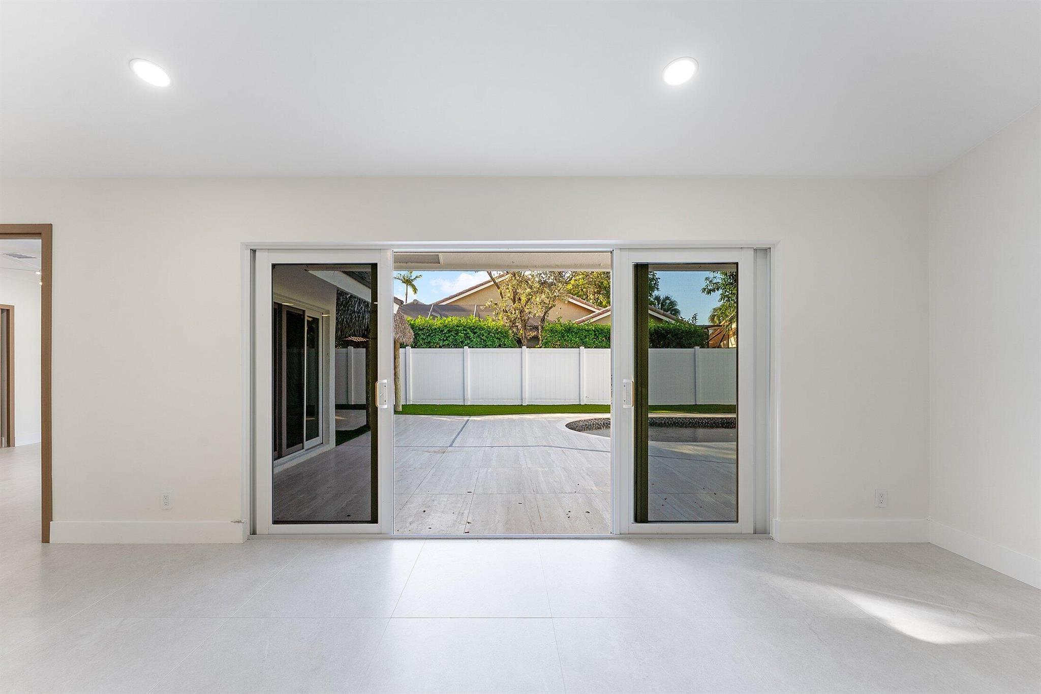 BOCA RATON SQUARE UNIT 18 - Residential