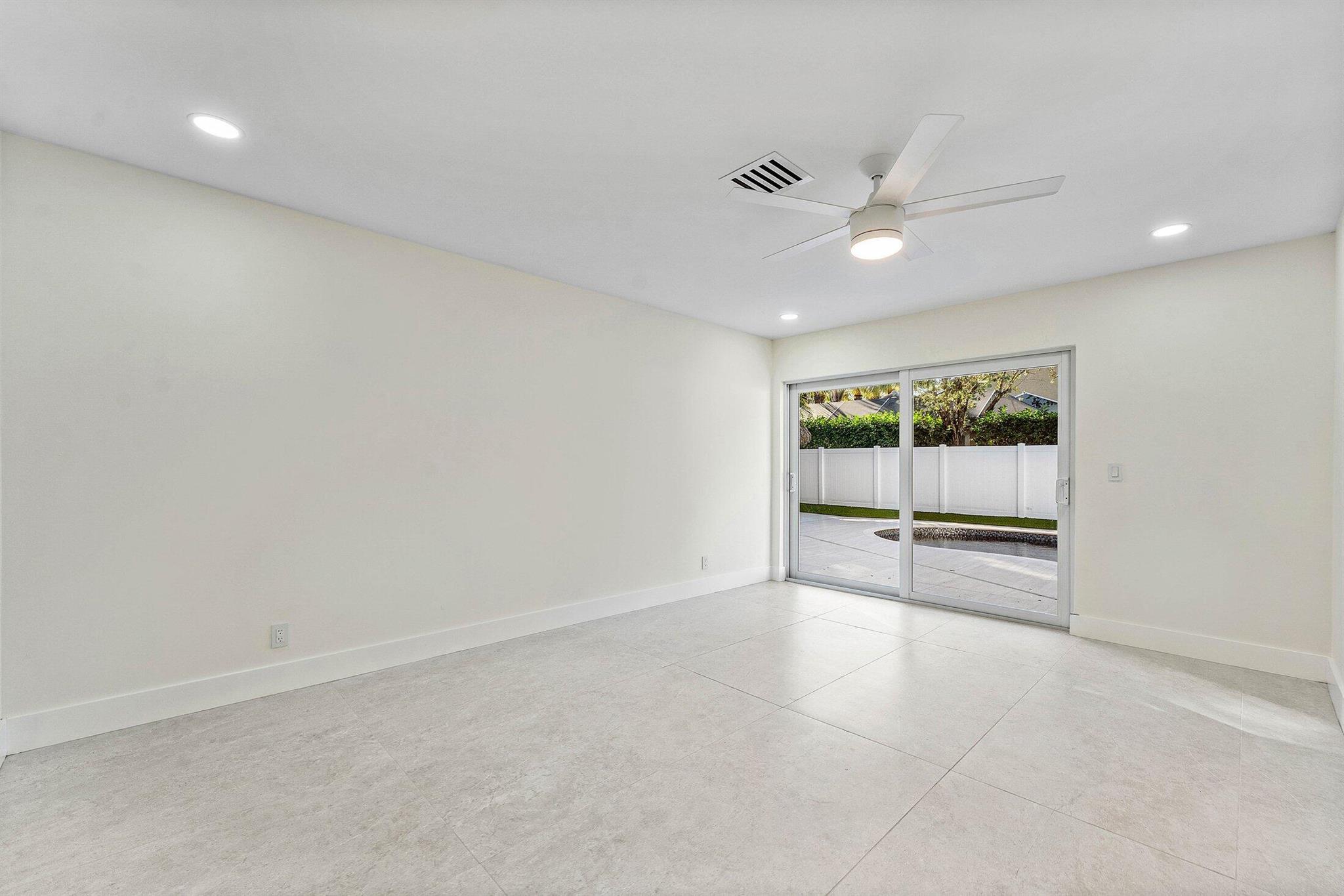 BOCA RATON SQUARE UNIT 18 - Residential