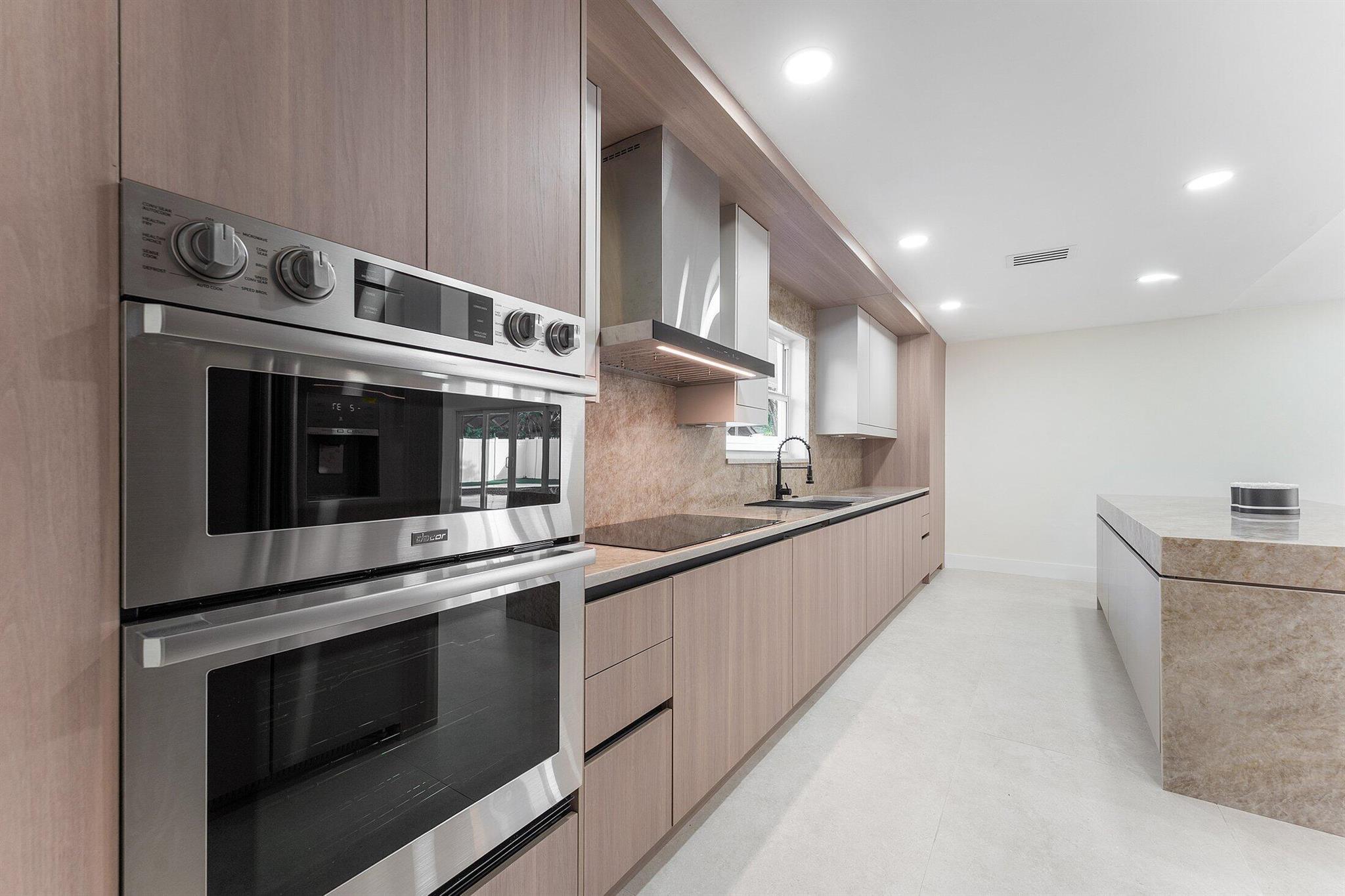 BOCA RATON SQUARE UNIT 18 - Residential