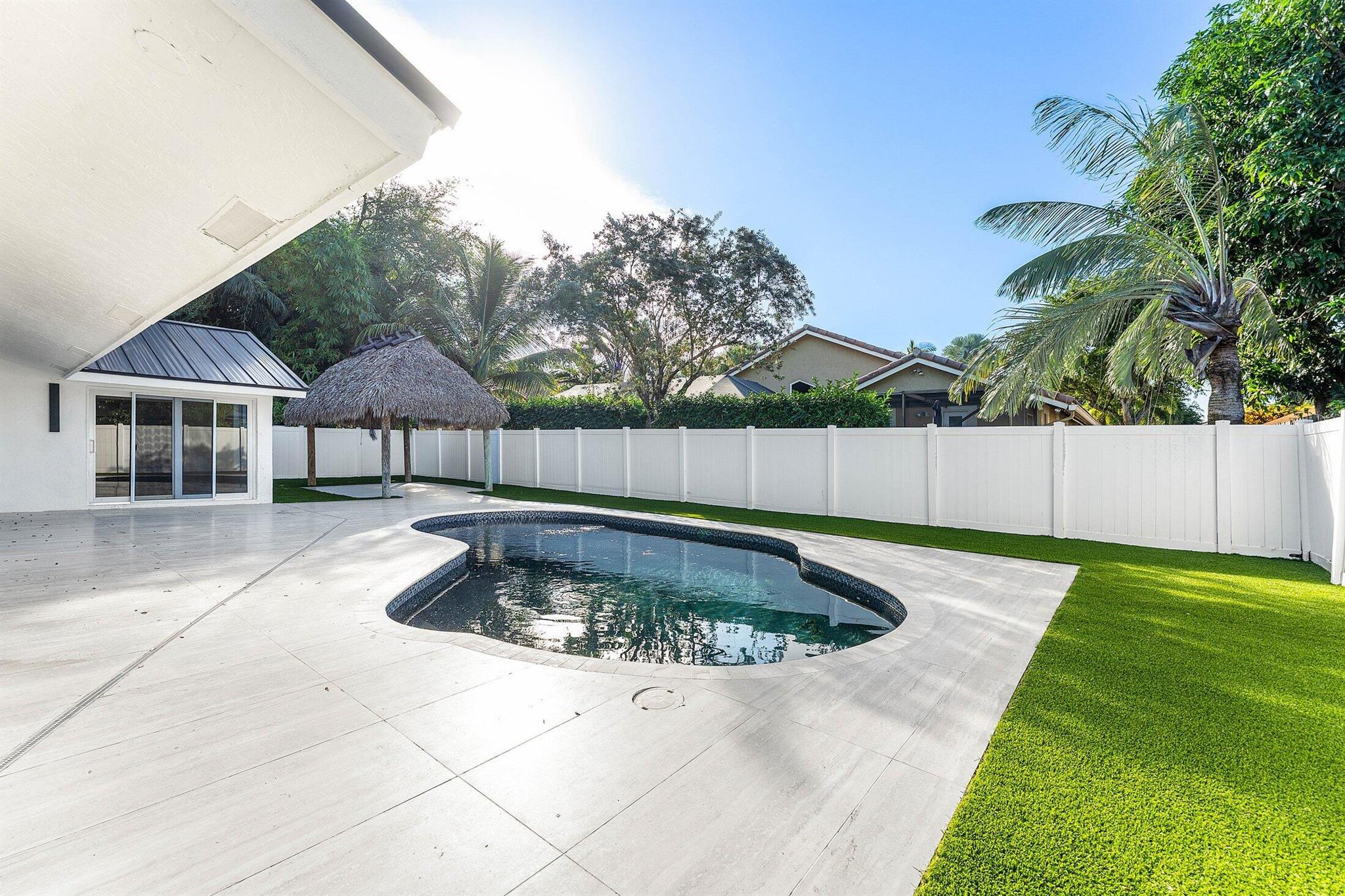 BOCA RATON SQUARE UNIT 18 - Residential