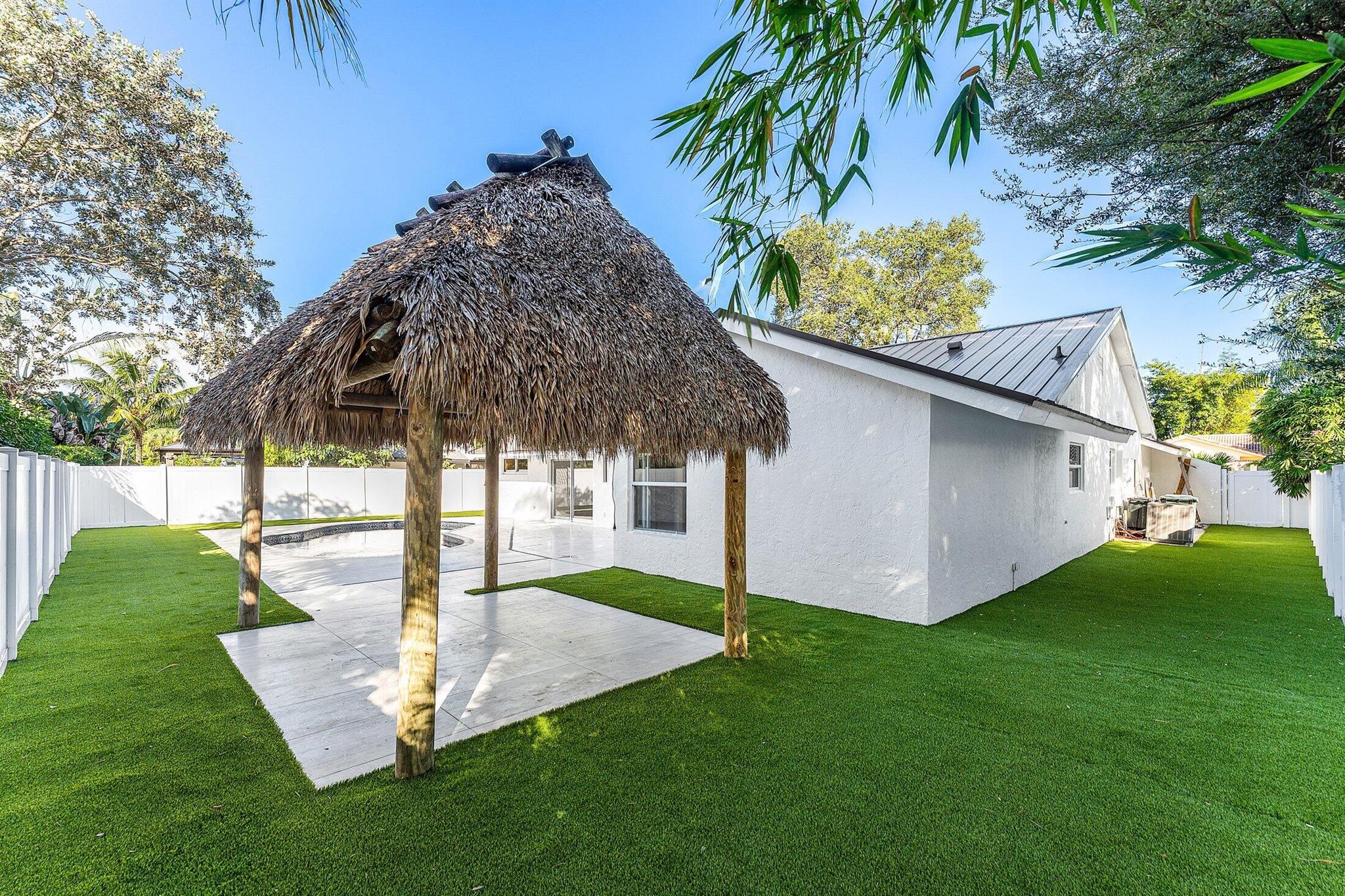 BOCA RATON SQUARE UNIT 18 - Residential