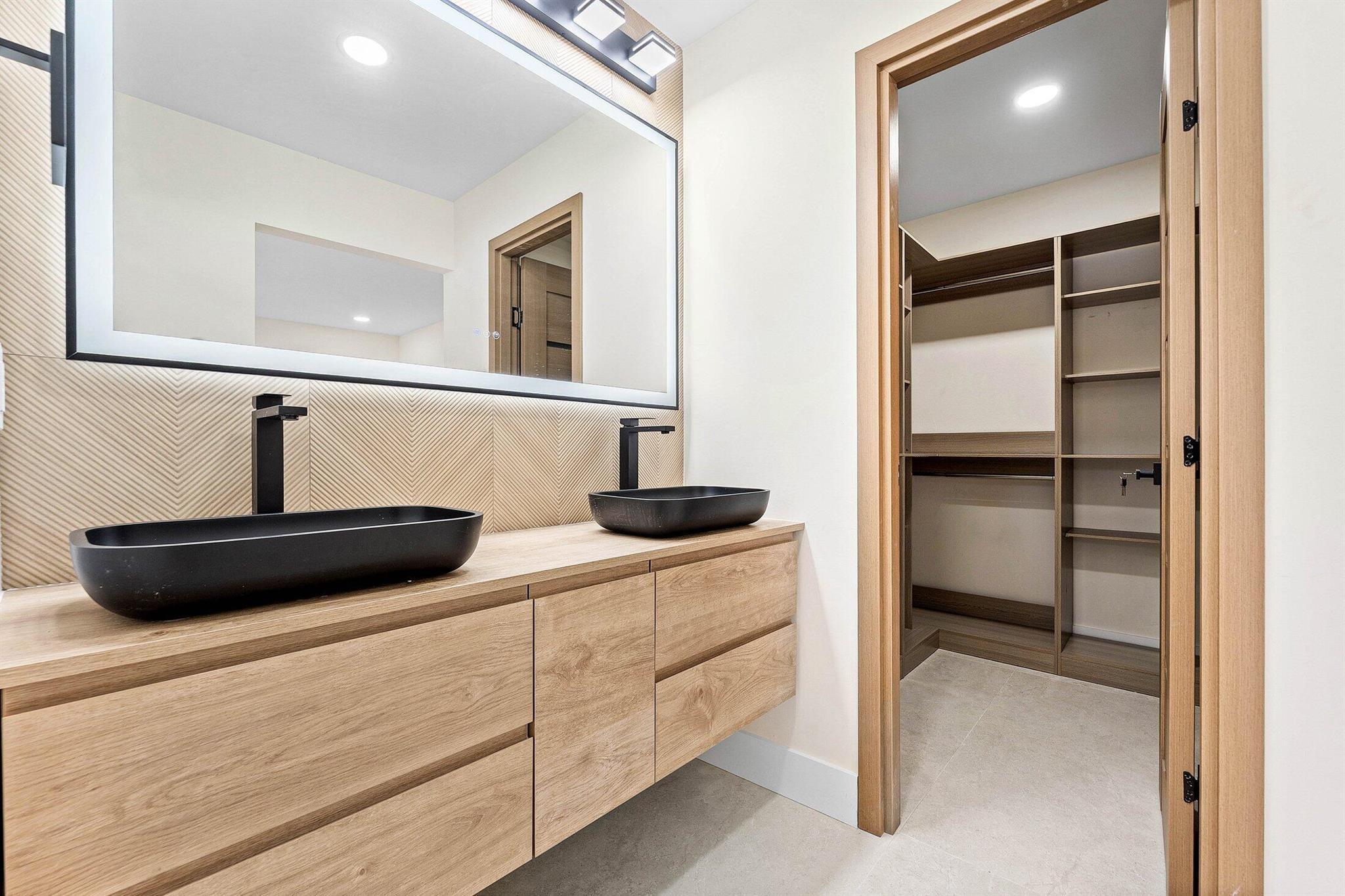 BOCA RATON SQUARE UNIT 18 - Residential