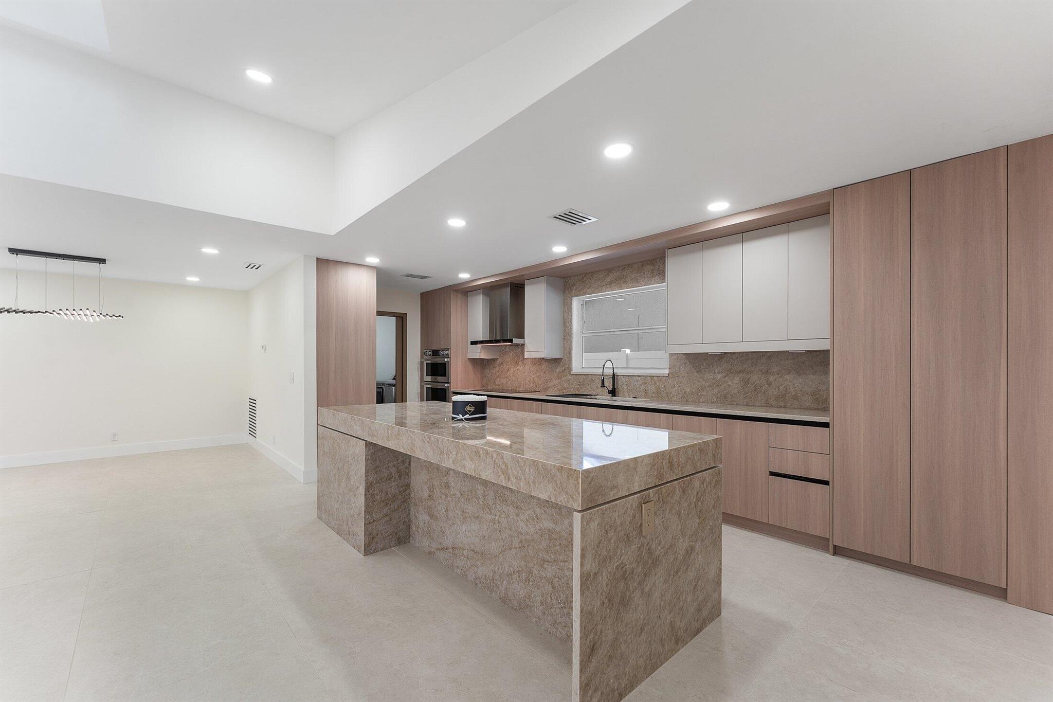 BOCA RATON SQUARE UNIT 18 - Residential