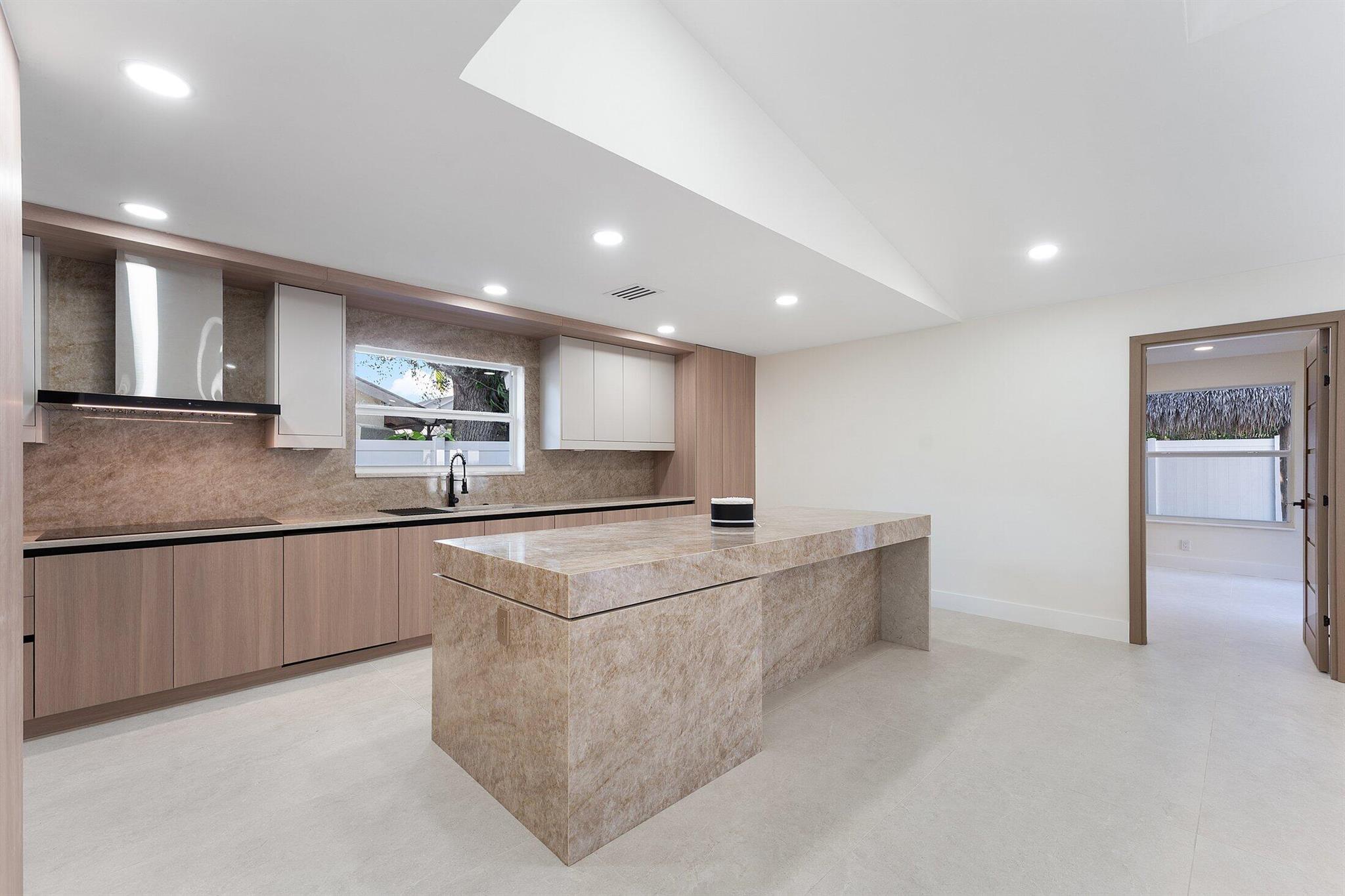 BOCA RATON SQUARE UNIT 18 - Residential