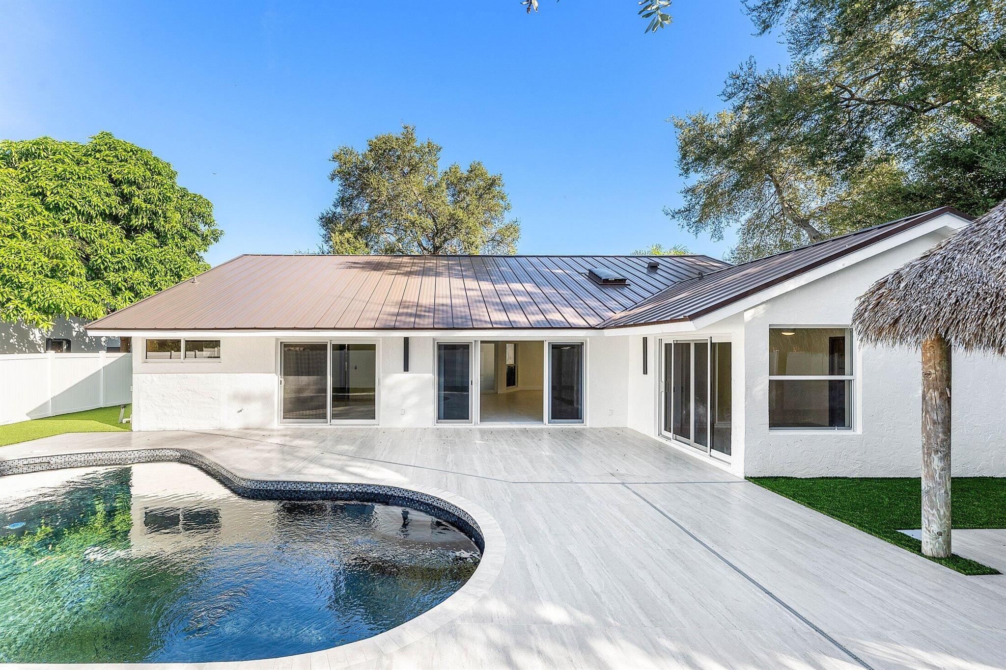 BOCA RATON SQUARE UNIT 18 - Residential