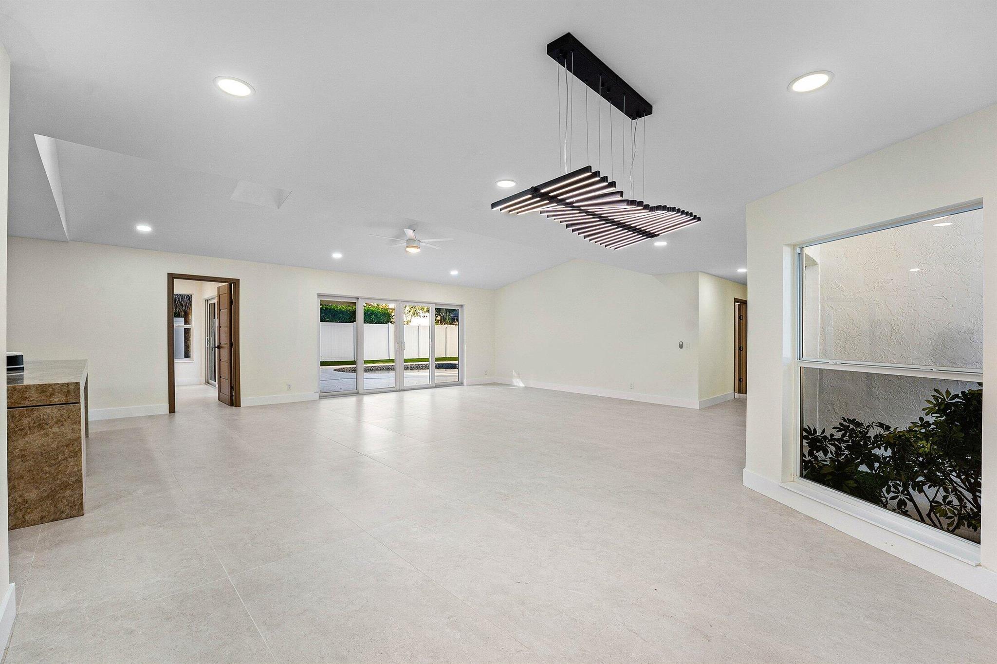 BOCA RATON SQUARE UNIT 18 - Residential